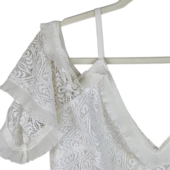 White House Black Market White Lace Ruffle Cold Shoulder‎ Top Size M - Picture 2 of 12